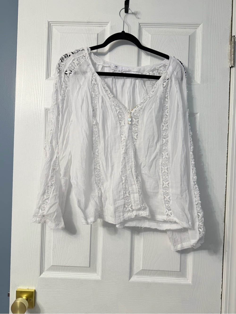 DR2 white peasant blouse with long sleeves size medium